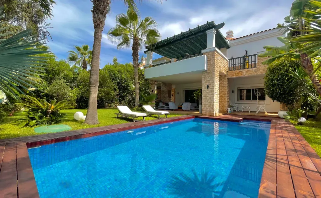 Villa Sold 840 sqm, 5 rooms - Dar Bouazza 