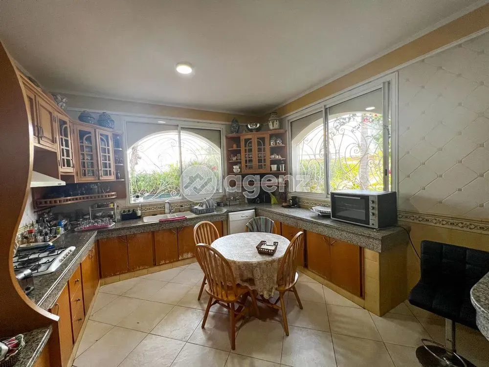Villa à vendre 22 000 000 dh 2 502 m² avec 5 chambres - Dar Bouazza 