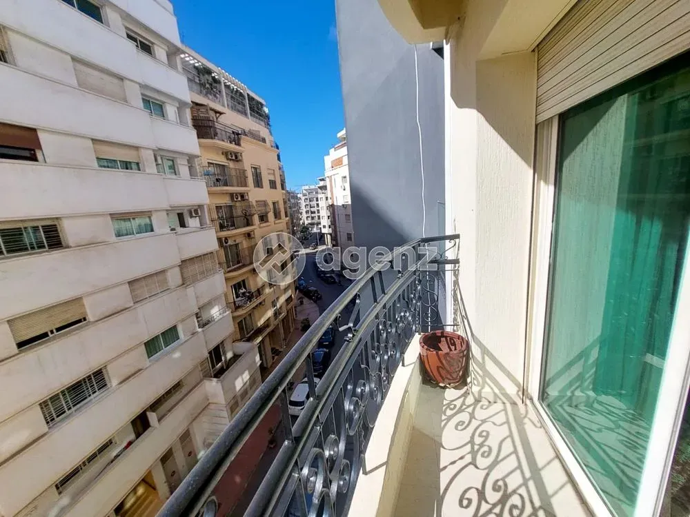 Appartement à vendre 2 100 000 dh 131 m² avec 3 chambres - Les princesses Casablanca