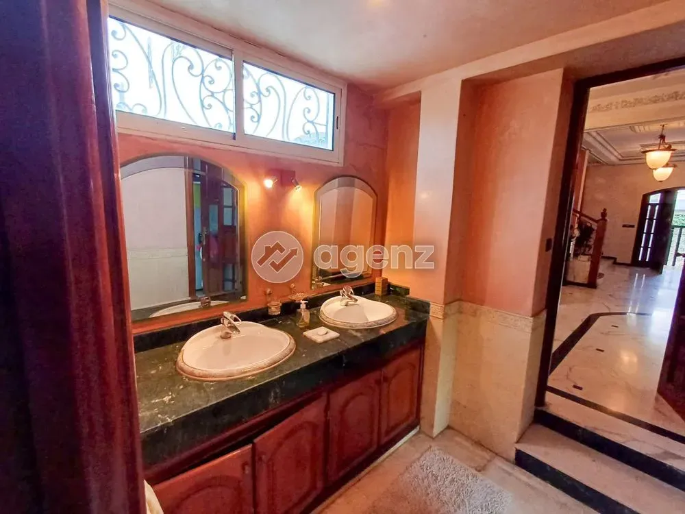 Villa à vendre 6 250 000 dh 290 m² avec 4 chambres - Sidi Maarouf Casablanca