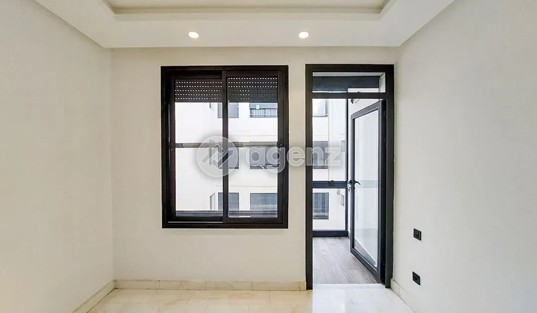 شقة للبيع 000 550 1 د٠م 81 م², 3 غرف - سيدي معروف الدار البيضاء