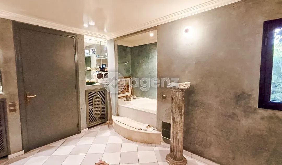Villa for Sale 17 000 000 dh 1 069 sqm, 4 rooms - Californie Casablanca