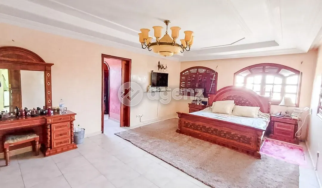 Villa for Sale 11 300 000 dh 895 sqm, 8 rooms - Sidi Maarouf Casablanca