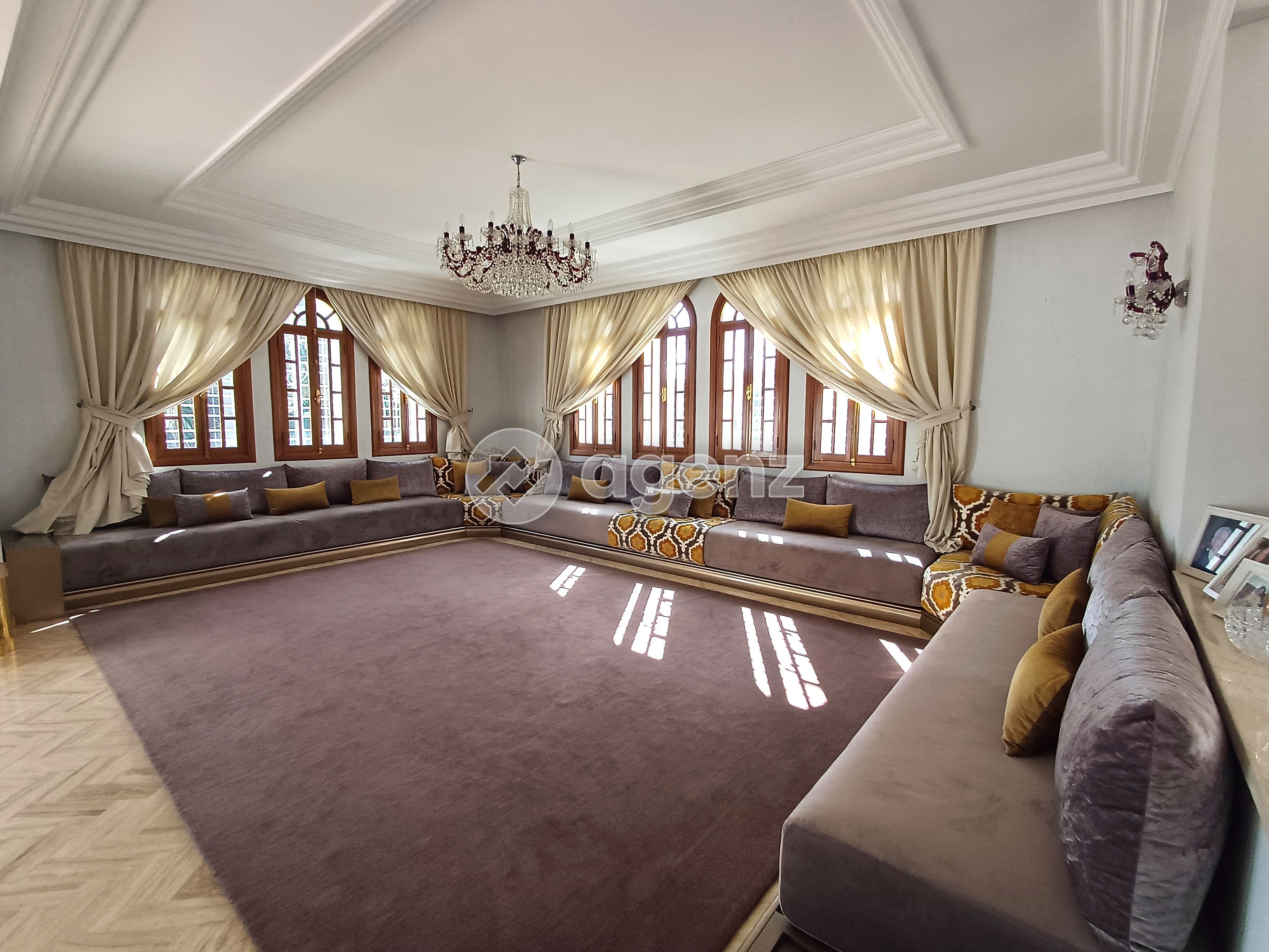 Magnifique Villa de 8 chambres à vendre à Souissi