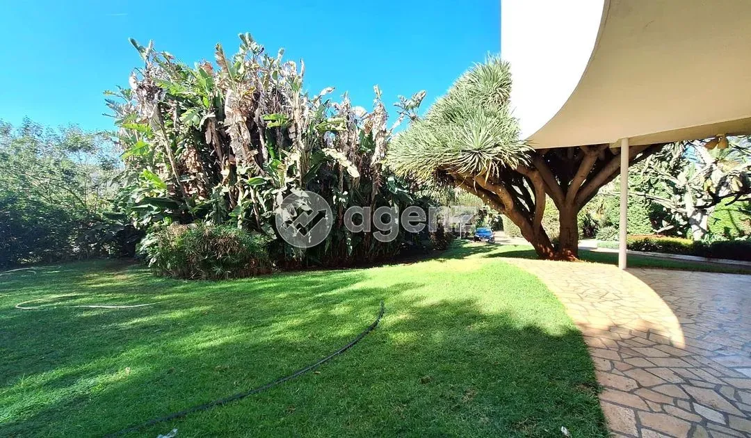 Villa for Sale 124 440 000 dh 10 370 sqm, 4 rooms - Californie Casablanca