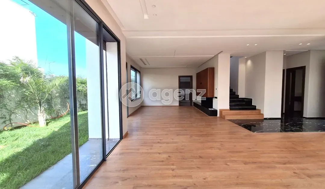 Villa for Sale 7 100 000 dh 421 sqm, 7 rooms - Dar Bouazza 