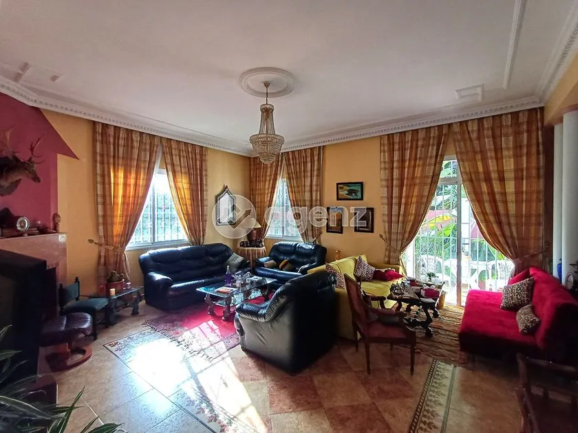 Villa for Sale 8 000 000 dh 692 sqm, 4 rooms - Riyad Rabat