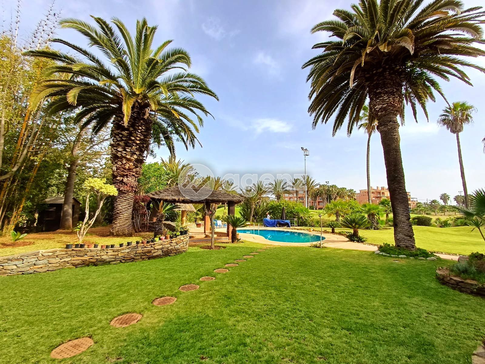 Villa de 1600 m² – lac naturel et vue golf à Bouznika — 2
