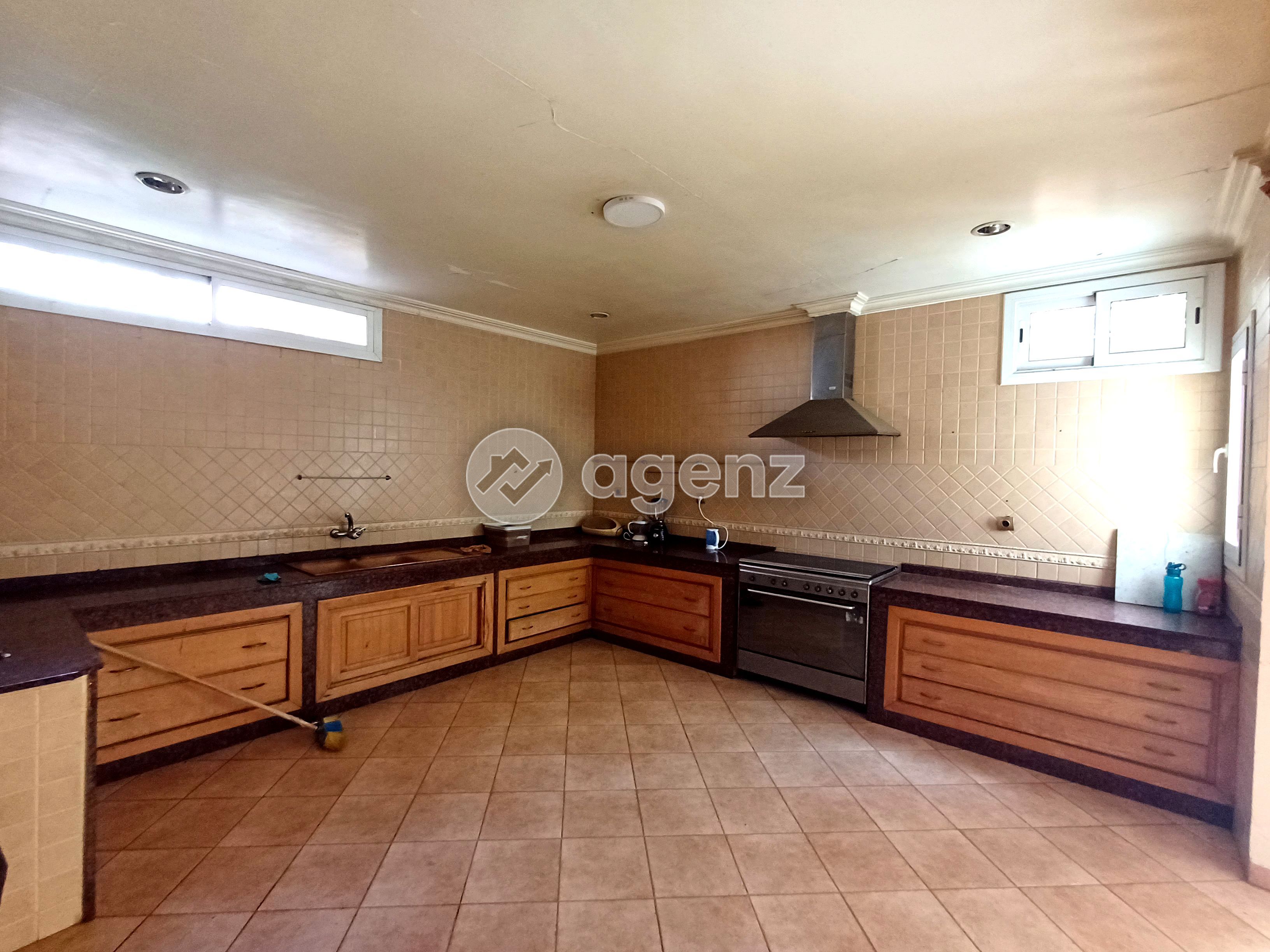 Splendide Villa de 7 chambres à vendre à Sidi Maarouf — 4