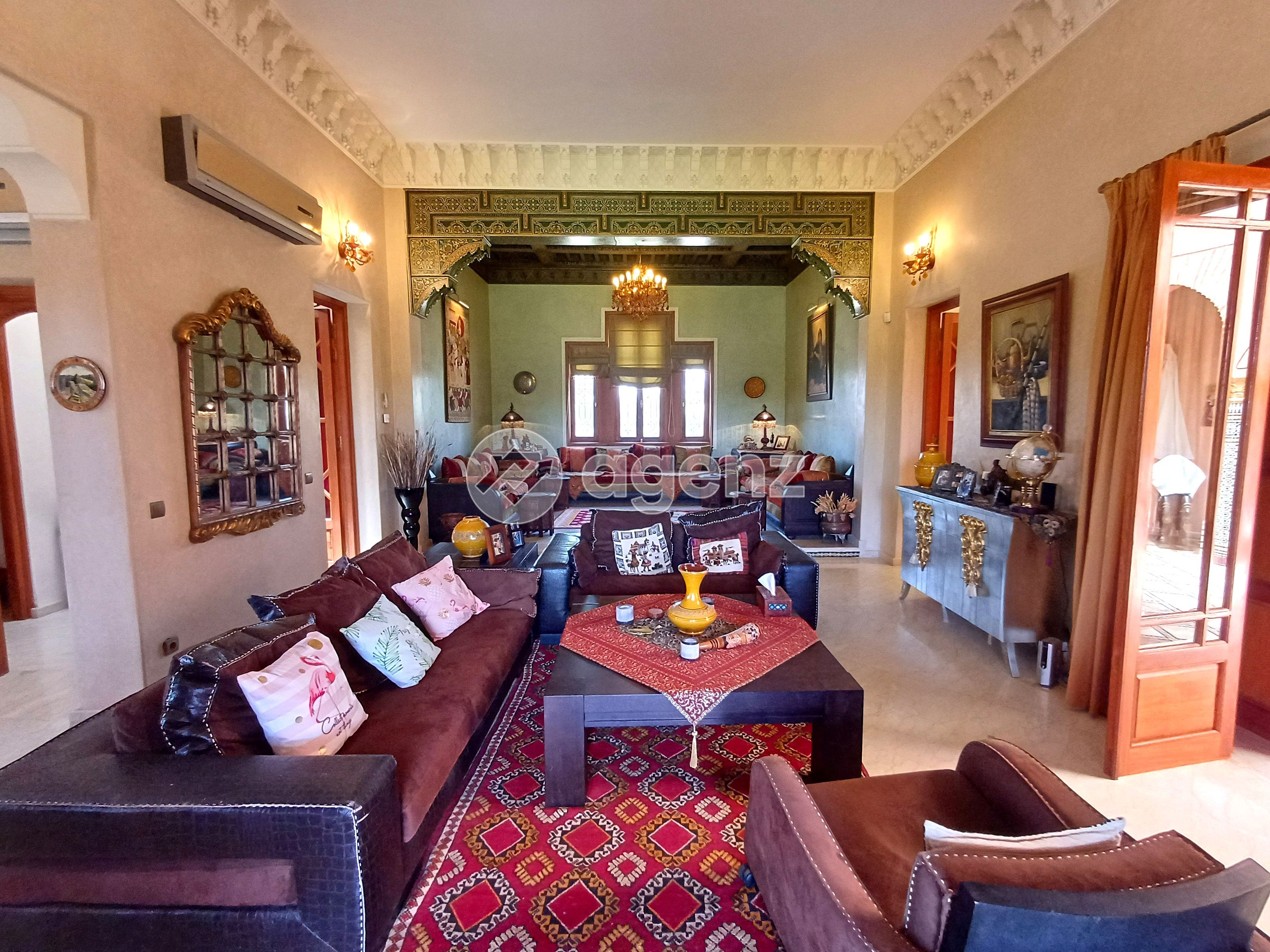 Villa à vendre à Ennakhil (Palmeraie) — 5