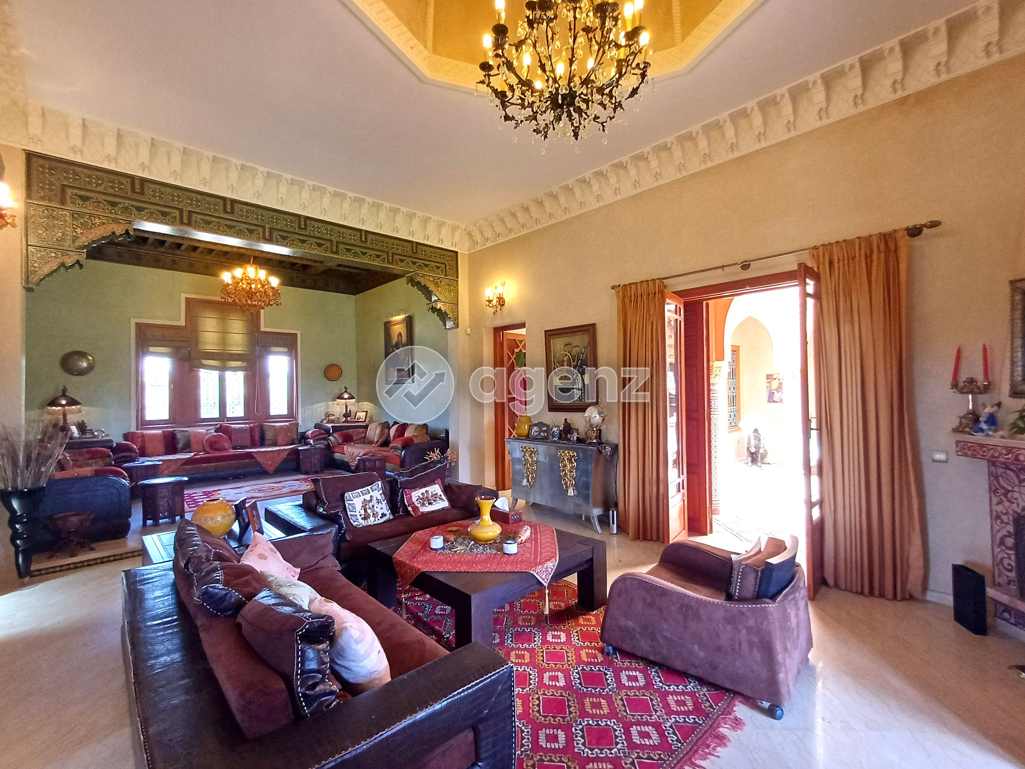 Villa à vendre à Ennakhil (Palmeraie) — 4
