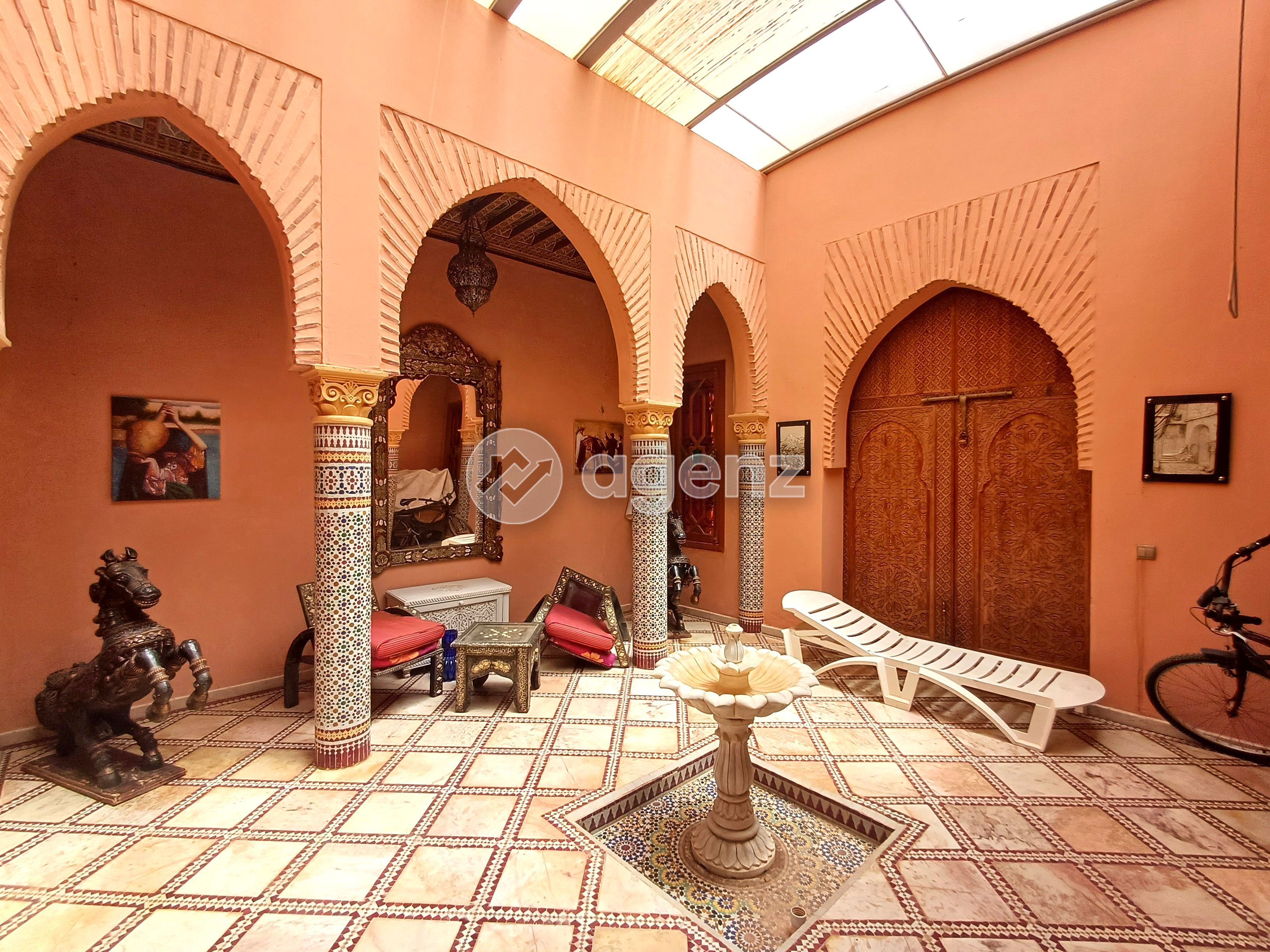 Villa à vendre à Ennakhil (Palmeraie) — 3