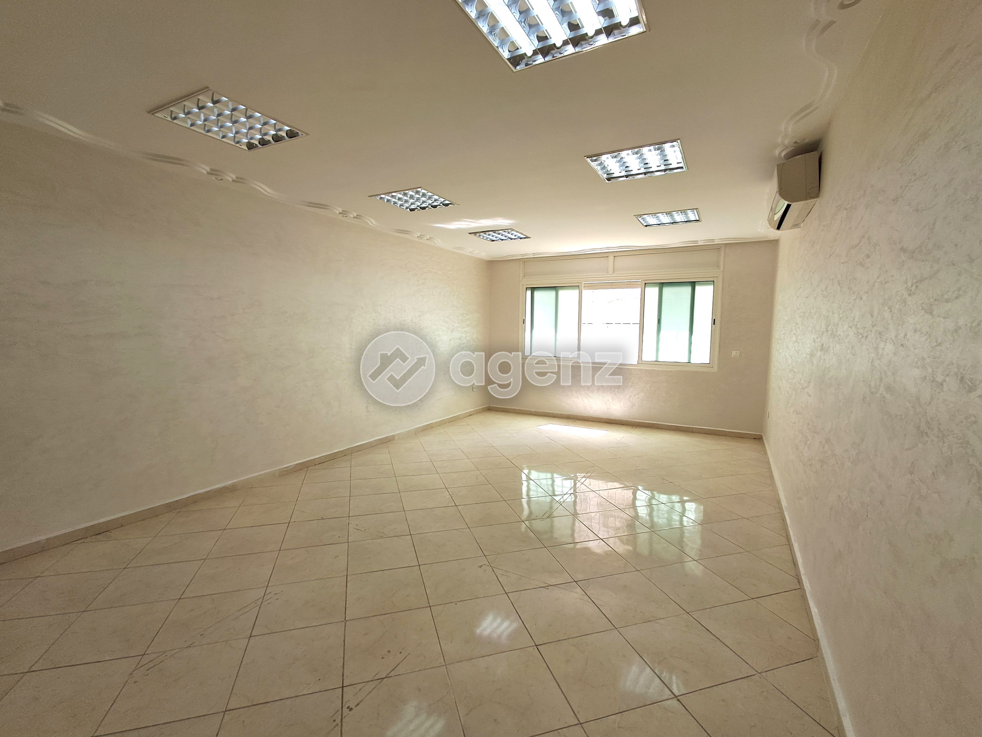 Authentique Appartement de 4 chambres à vendre à Liberté — 2