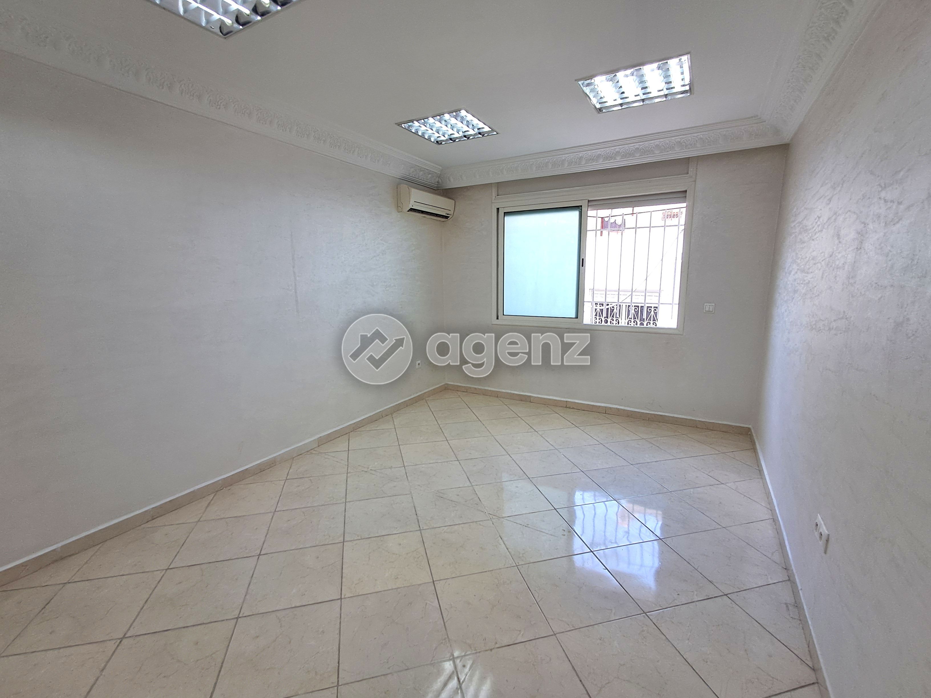 Authentique Appartement de 4 chambres à vendre à Liberté — 5