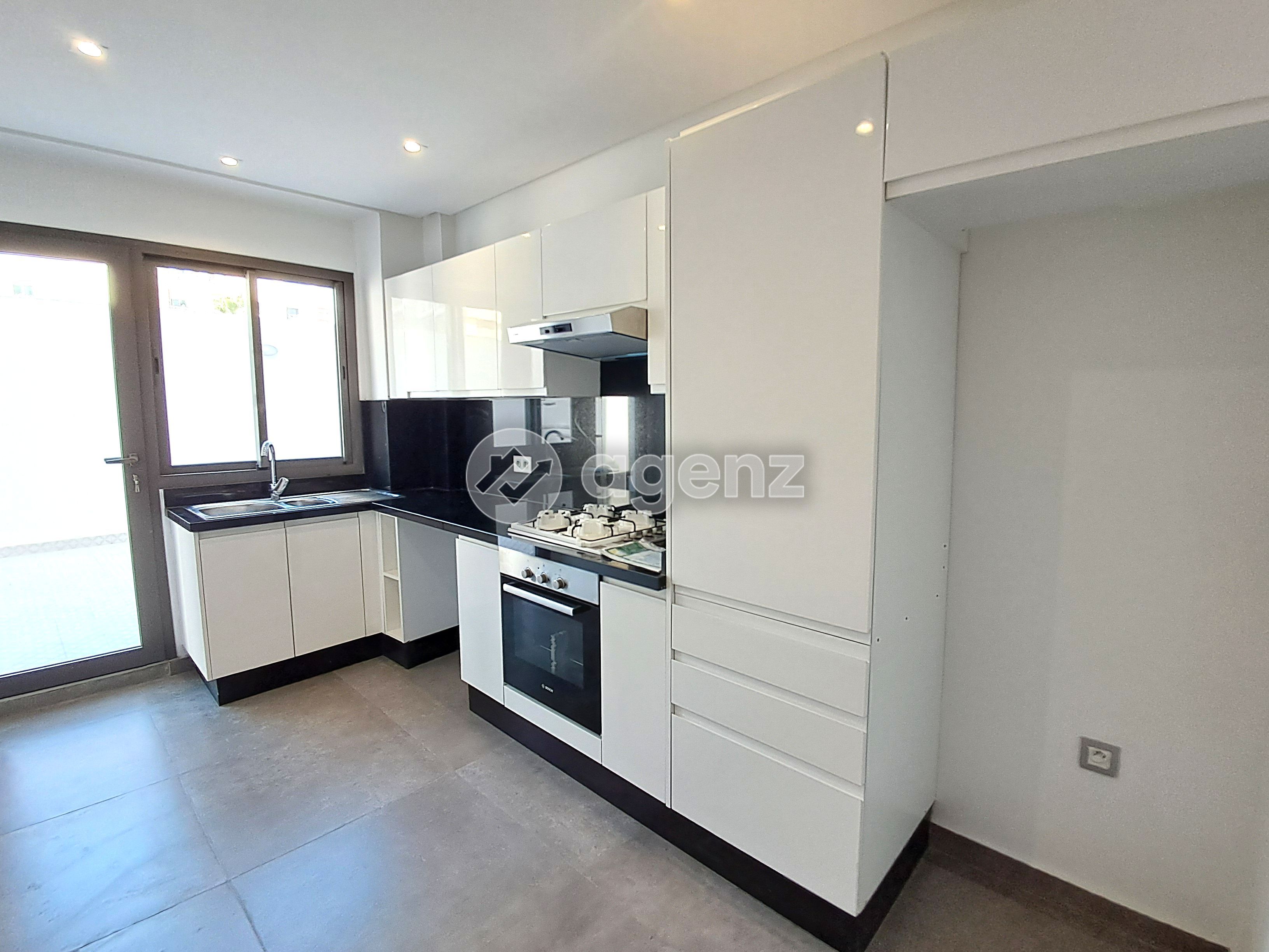 Exceptionnel Appartement de 2 chambres à vendre à Les Hôpitaux — 5