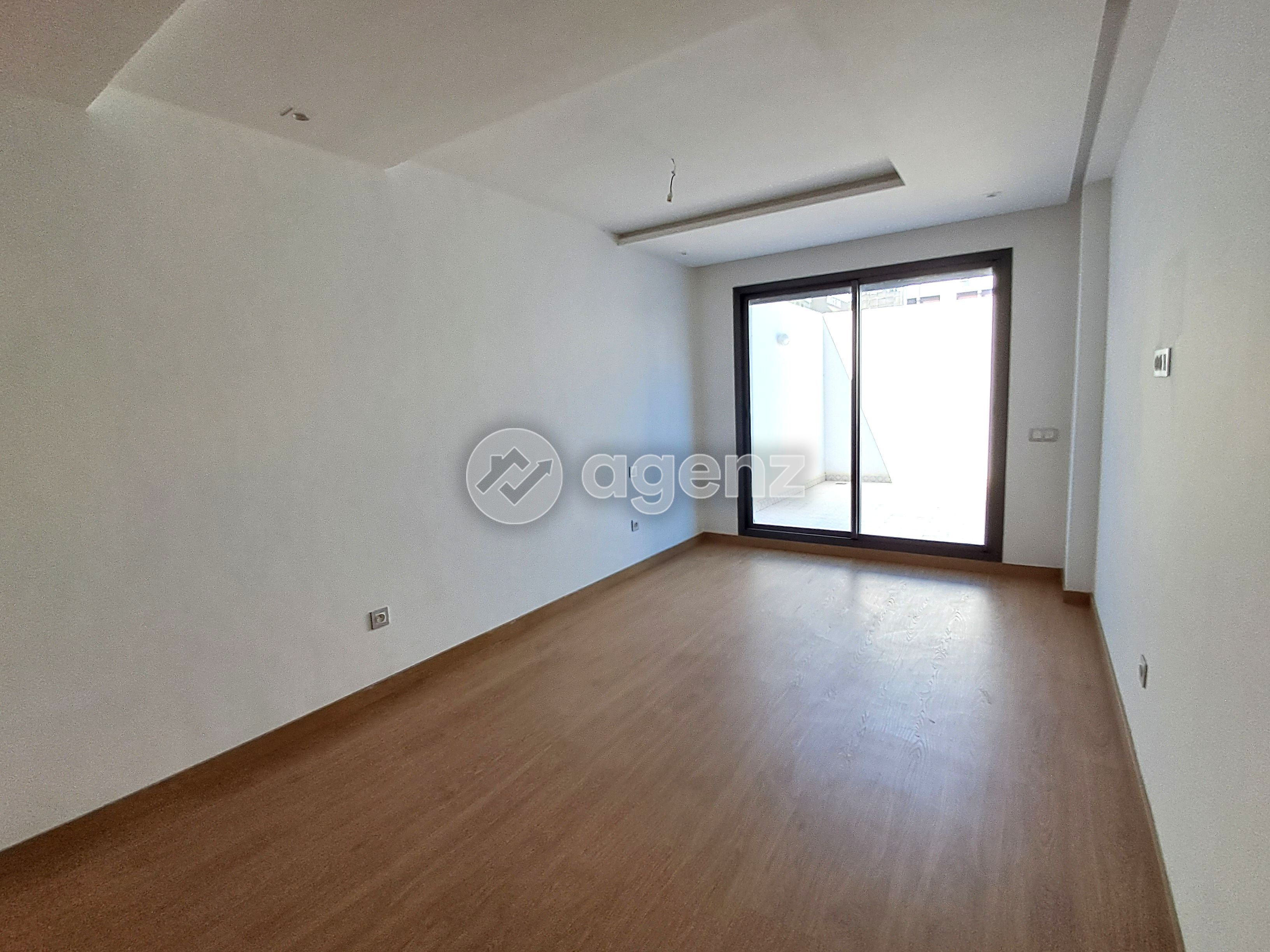 Exceptionnel Appartement de 2 chambres à vendre à Les Hôpitaux — 3