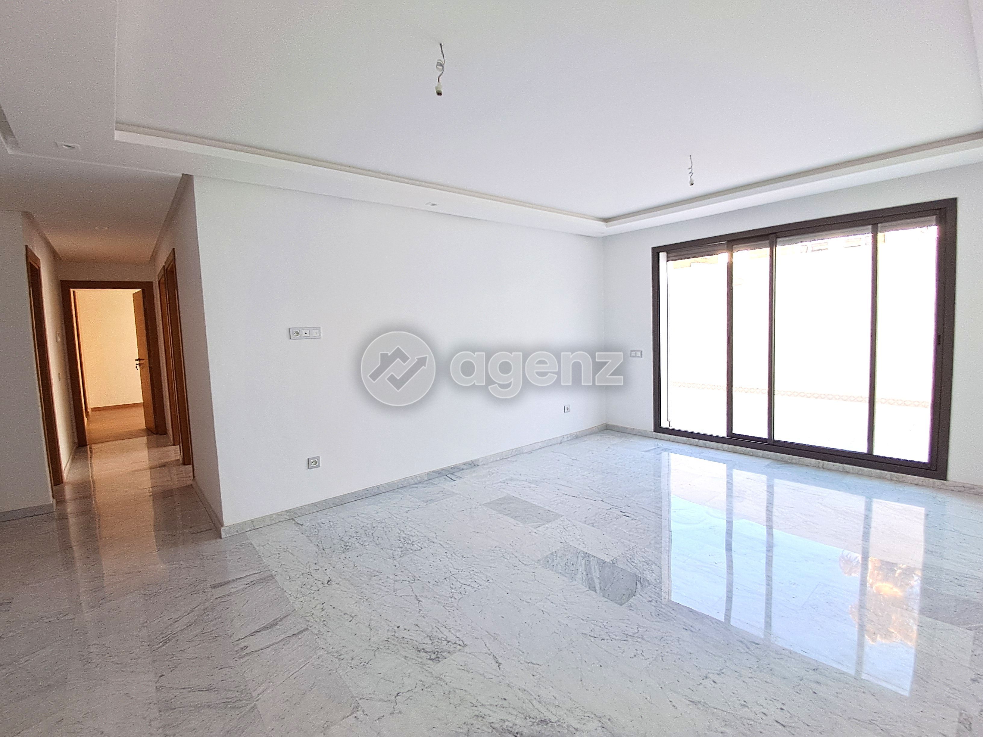 Exceptionnel Appartement de 2 chambres à vendre à Les Hôpitaux — 2