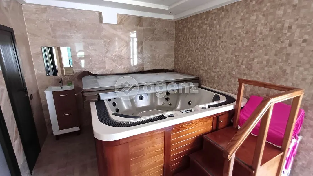 Appartement à vendre 2 400 000 dh 150 m², 4 chambres - Boulevard Mohammed V Tanger