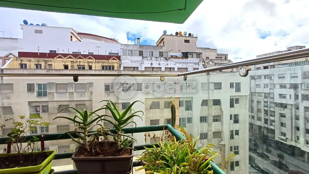 Appartement à vendre 1 950 000 dh 133 m², 4 chambres - Quartier de la plage Tanger