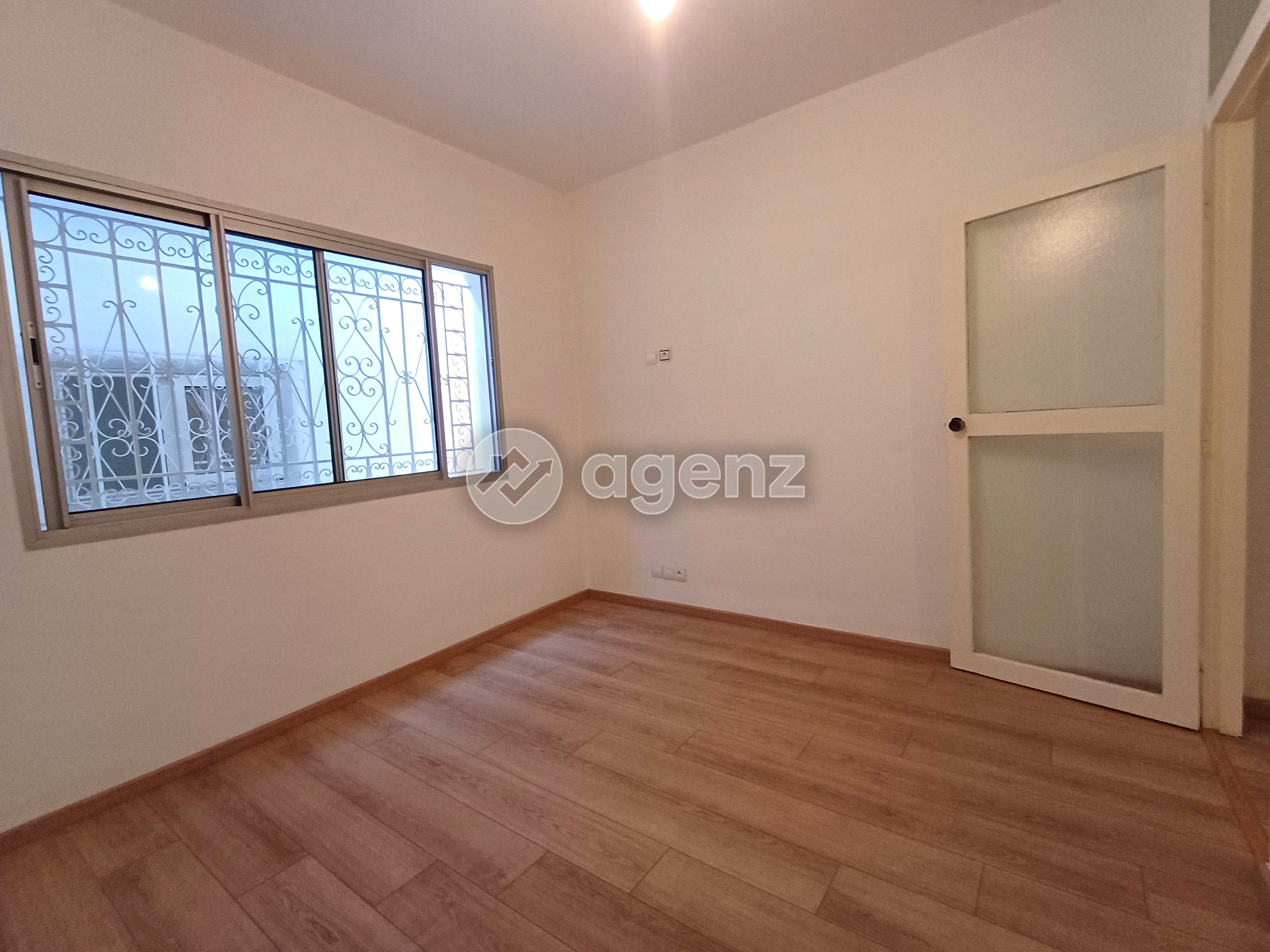 Bureau à vendre à Bourgogne Ouest — 4