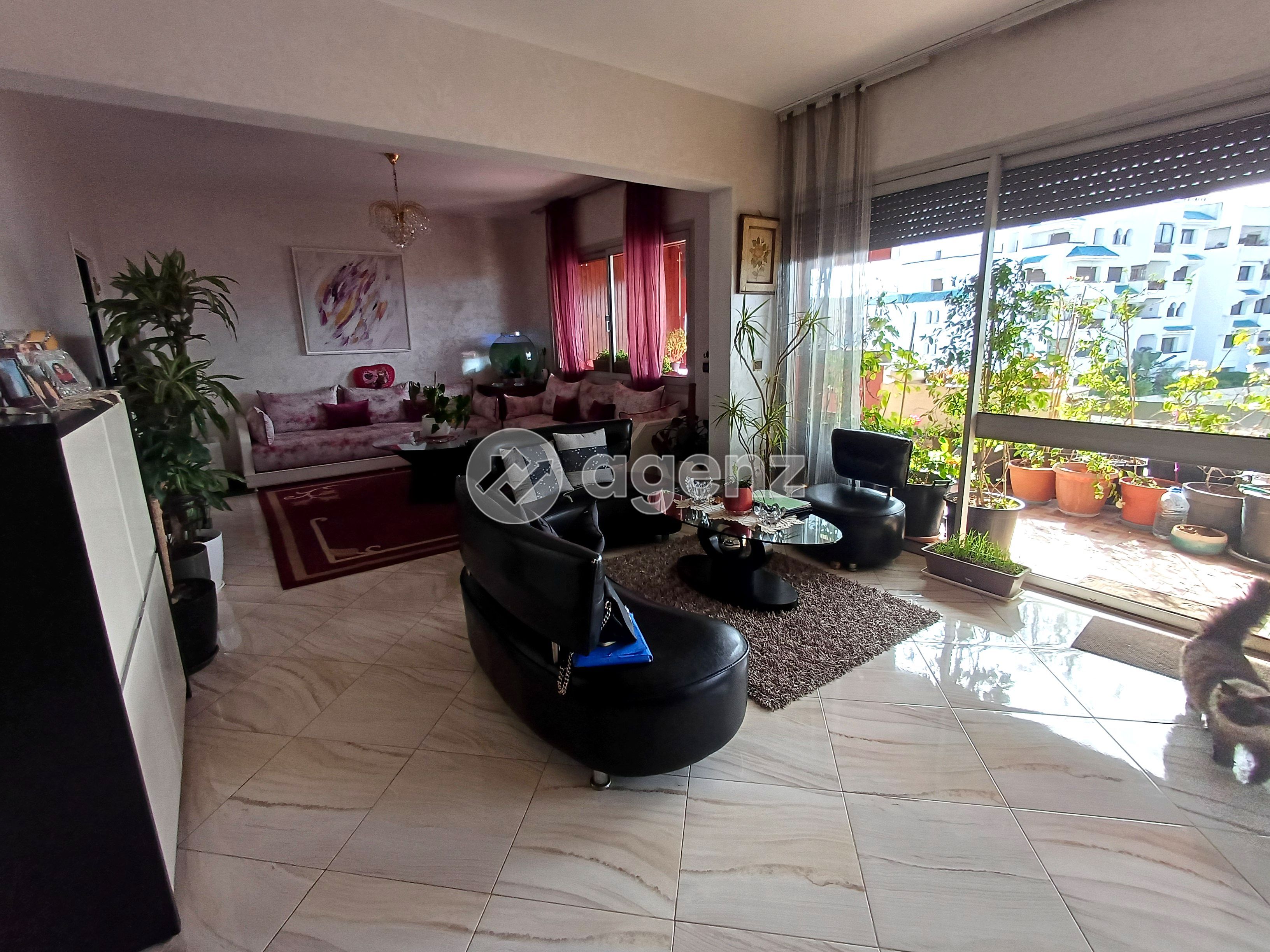 Authentique Appartement de 3 chambres à vendre à Les princesses