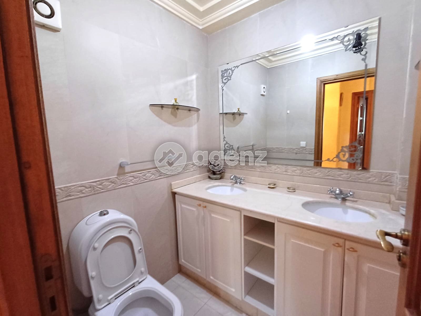Appartement à vendre à Oasis sud — 4