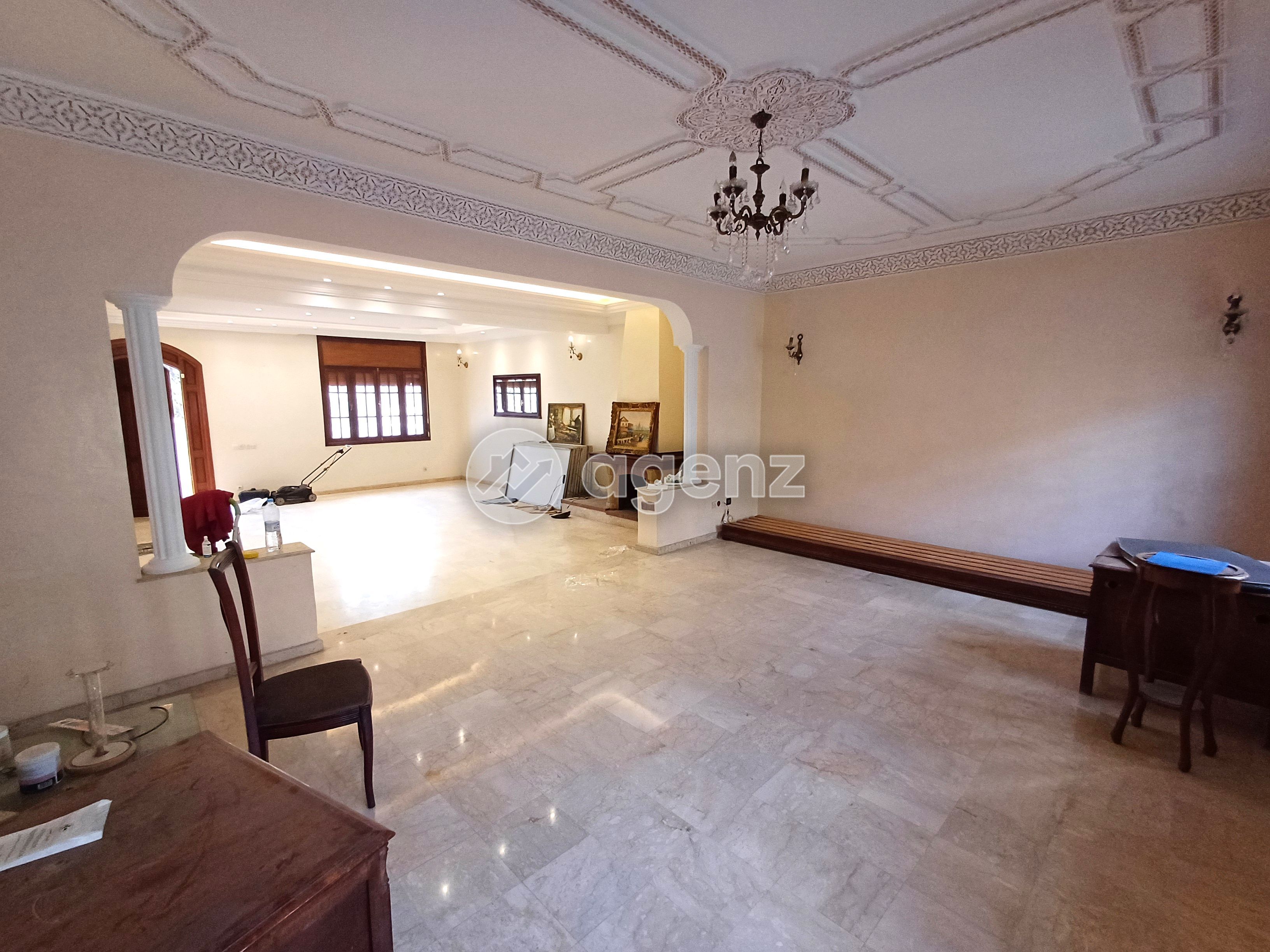 Villa à louer à Sidi Maarouf — 4
