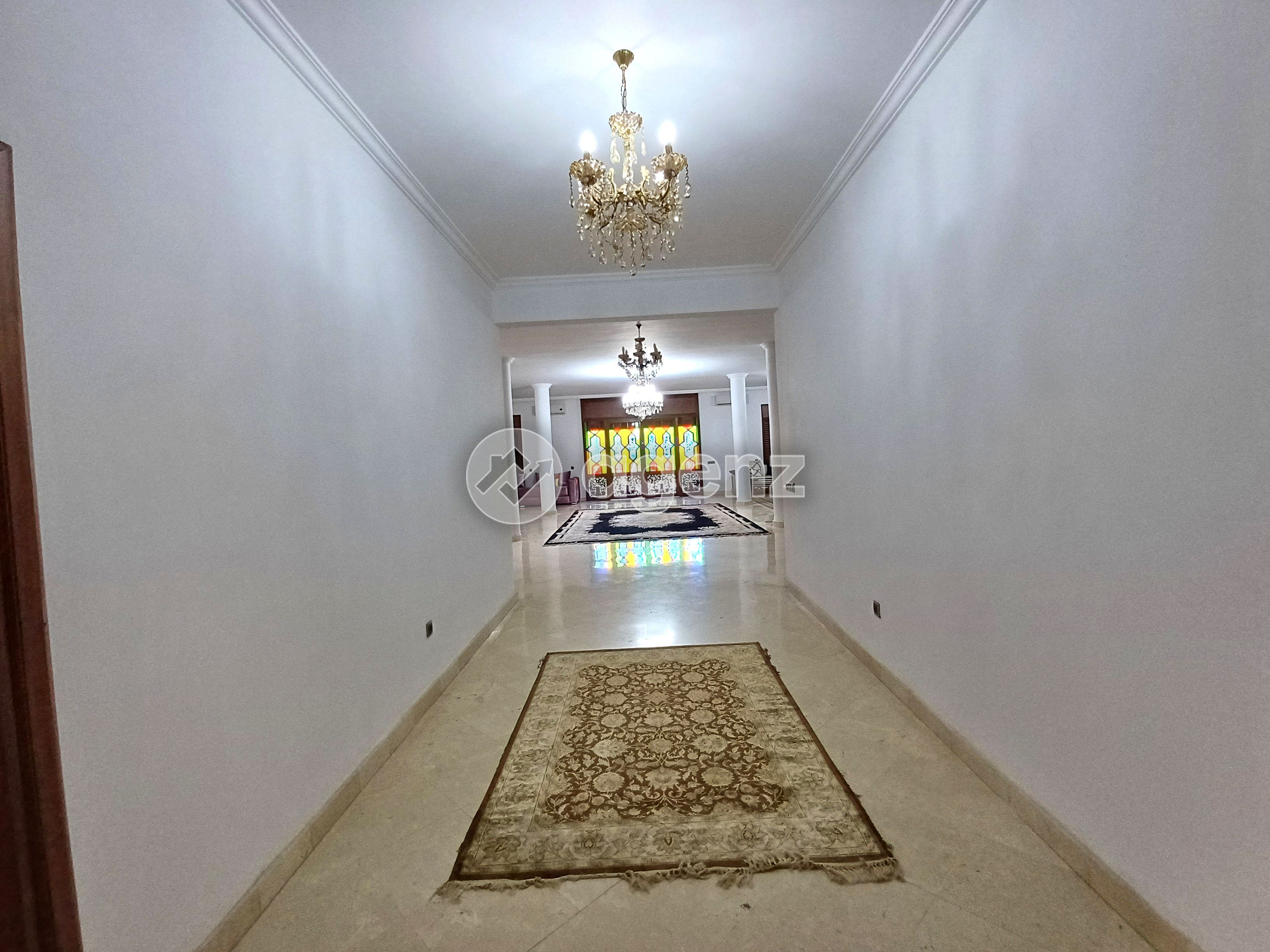 Villa à vendre à Ennakhil (Palmeraie) — 4