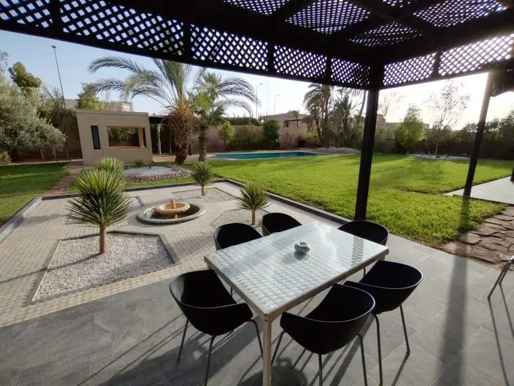 Villa à vendre 13 000 000 dh 2 098 m², 4 chambres - Ennakhil (Palmeraie) Marrakech