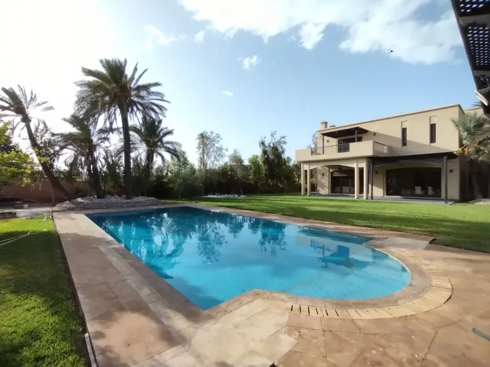 Villa à vendre 13 000 000 dh 2 098 m² avec 4 chambres - Ennakhil (Palmeraie) Marrakech