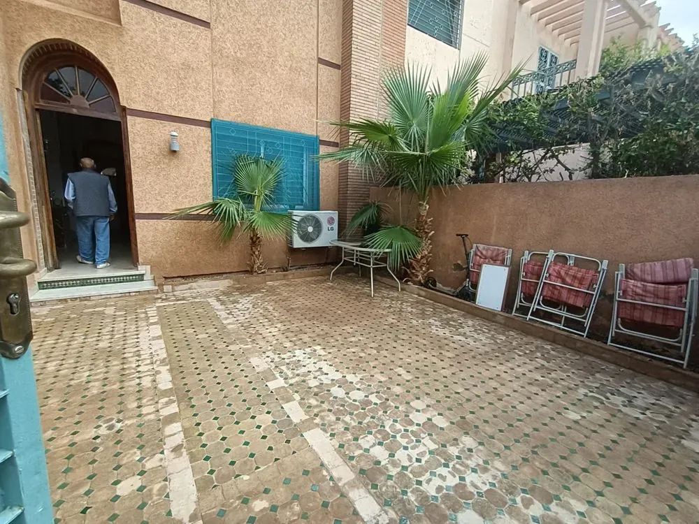 Villa à vendre 2 600 000 dh 180 m², 5 chambres - Masmoudi Marrakech