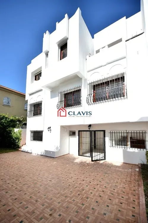 Villa à louer 25 000 dh 400 m² avec 5 chambres - Ain Diab Extension Casablanca | Agenz