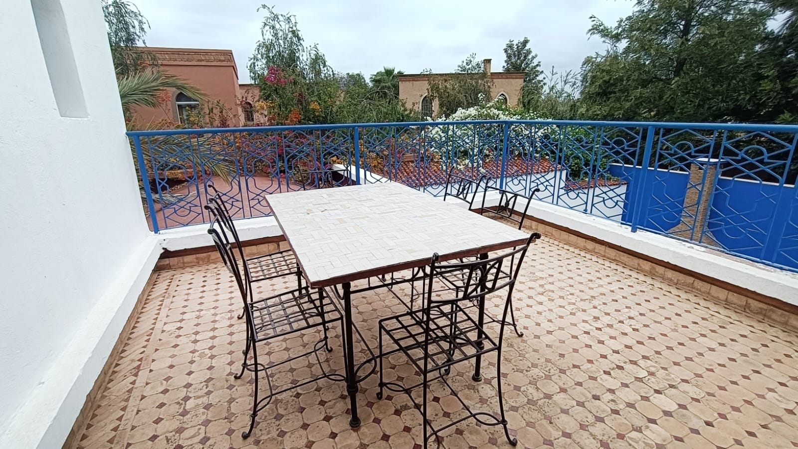 Villa à louer 16 500 dh 200 m² avec 5 chambres - Ennakhil (Palmeraie) Marrakech | Agenz