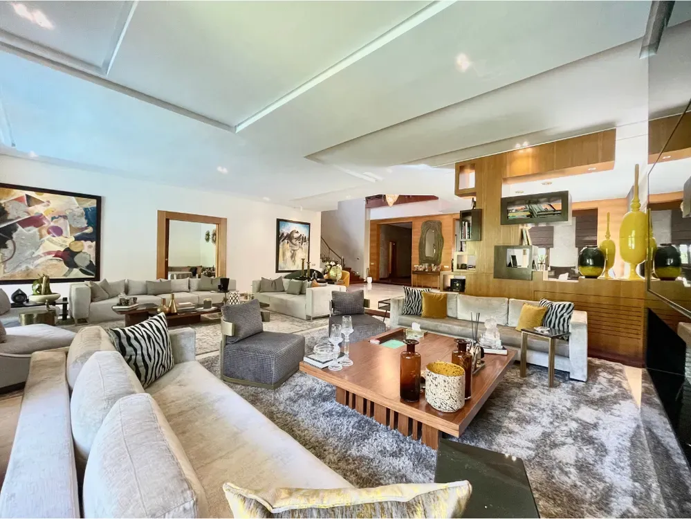 Villa à vendre 16 250 000 dh 914 m², 5 chambres - Californie Casablanca