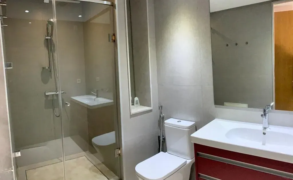 Appartement à louer 18 000 dh 240 m², 3 chambres - Souissi Rabat