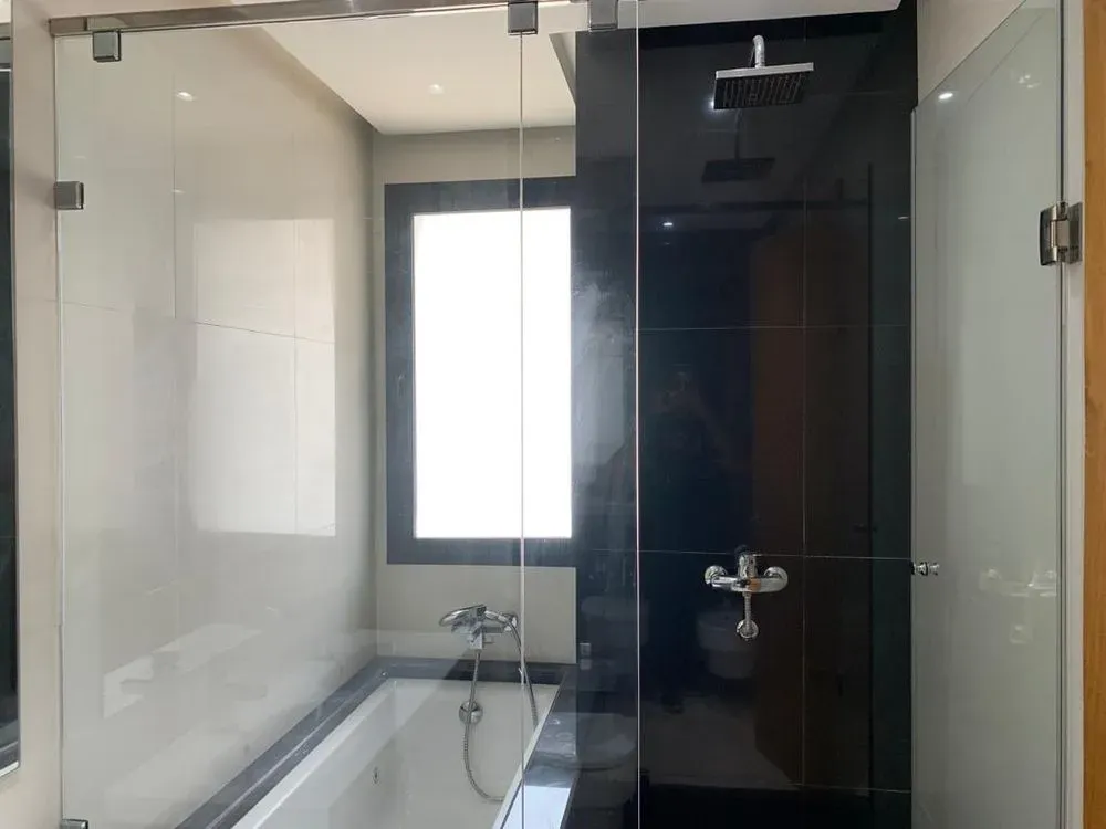 Appartement à louer 18 000 dh 240 m², 3 chambres - Souissi Rabat