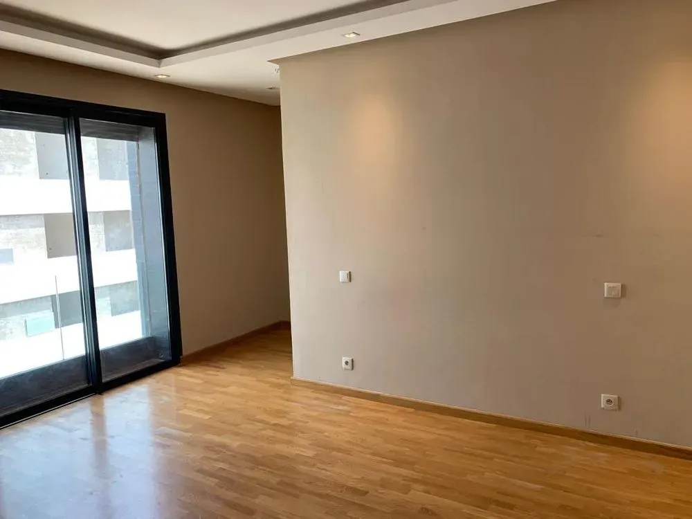Appartement à louer 18 000 dh 240 m², 3 chambres - Souissi Rabat