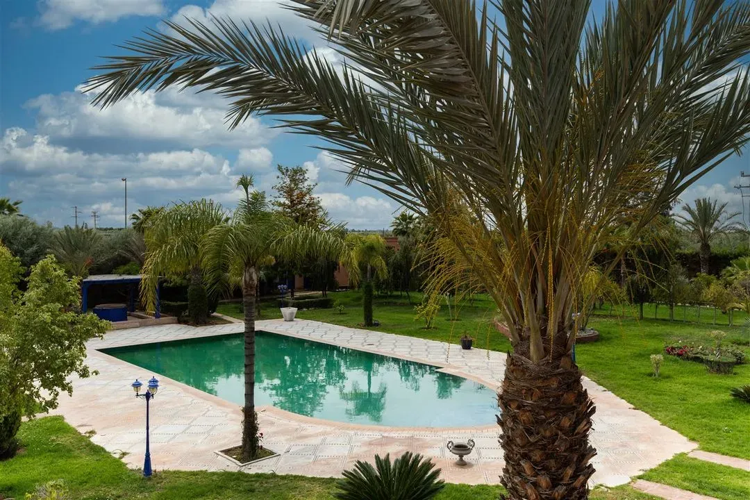 Villa à vendre 14 420 000 dh 10 000 000 m², 12 chambres - Route d'ourika Marrakech