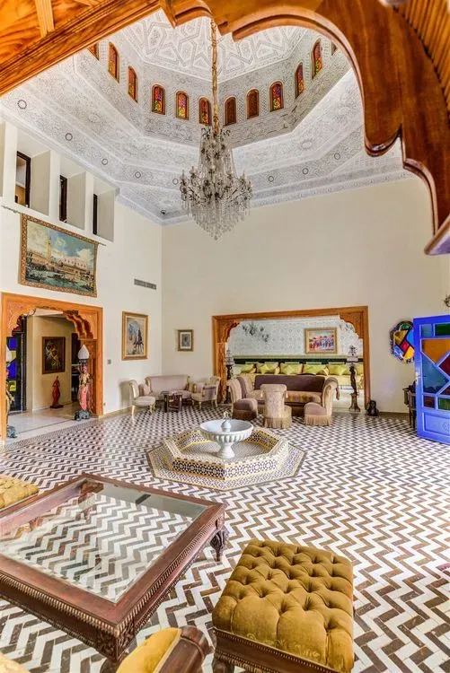 Villa à vendre 14 420 000 dh 10 000 000 m², 12 chambres - Route d'ourika Marrakech
