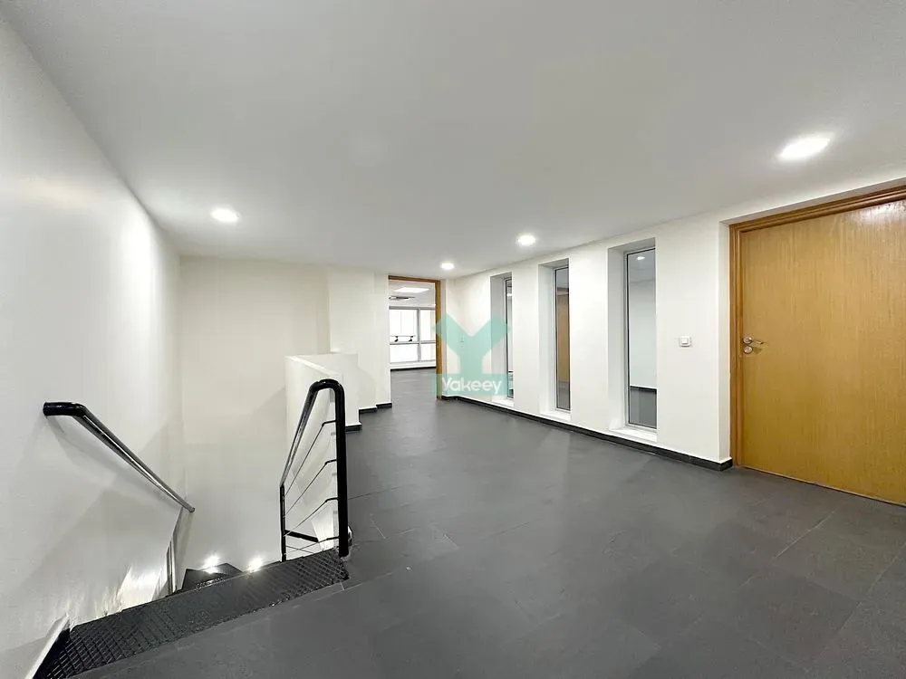 Commerce à vendre 5 450 000 dh 271 m² - Les princesses Casablanca | Agenz