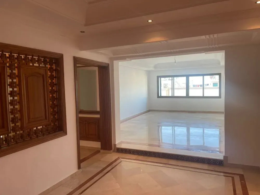 Appartement à louer 12 000 dh 130 m² avec 3 chambres - Racine Casablanca