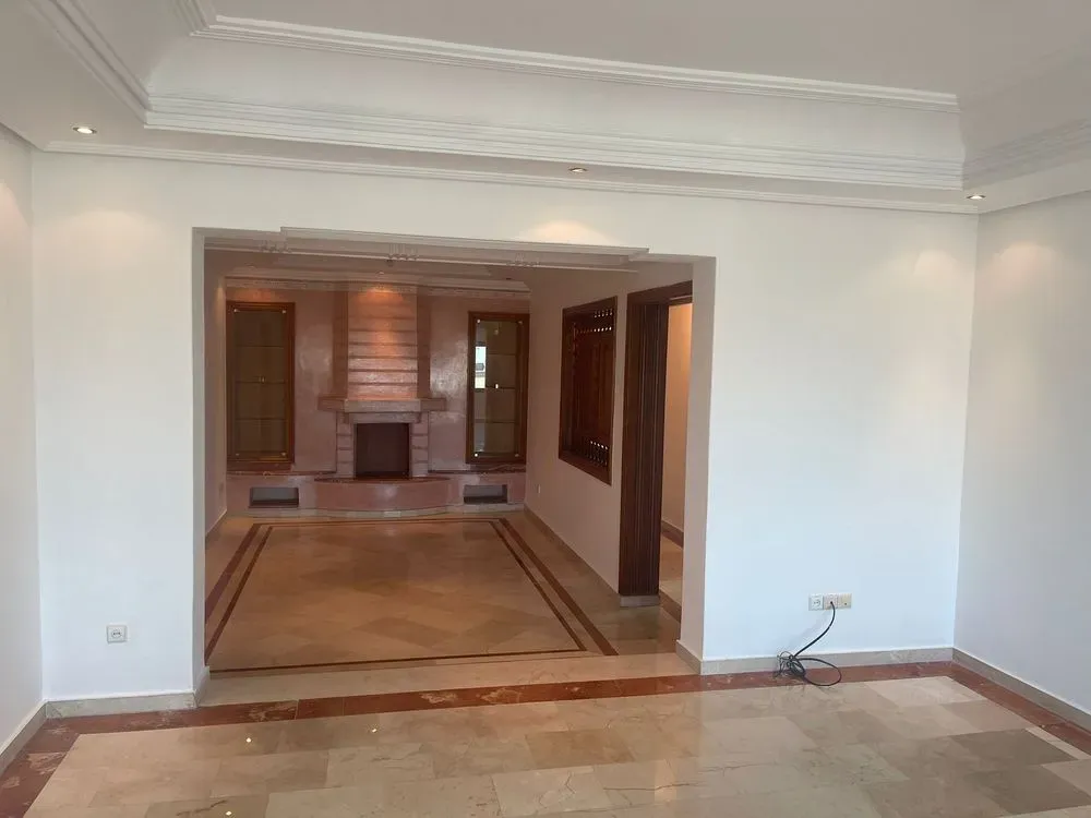 Appartement à louer 12 000 dh 130 m² avec 3 chambres - Racine Casablanca