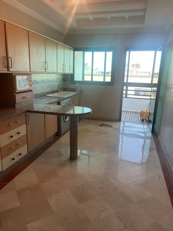 Appartement à louer 12 000 dh 130 m² avec 3 chambres - Racine Casablanca