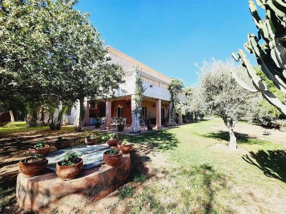 Villa à vendre 14 000 000 dh 8 000 m², 5 chambres - Ennakhil (Palmeraie) Marrakech