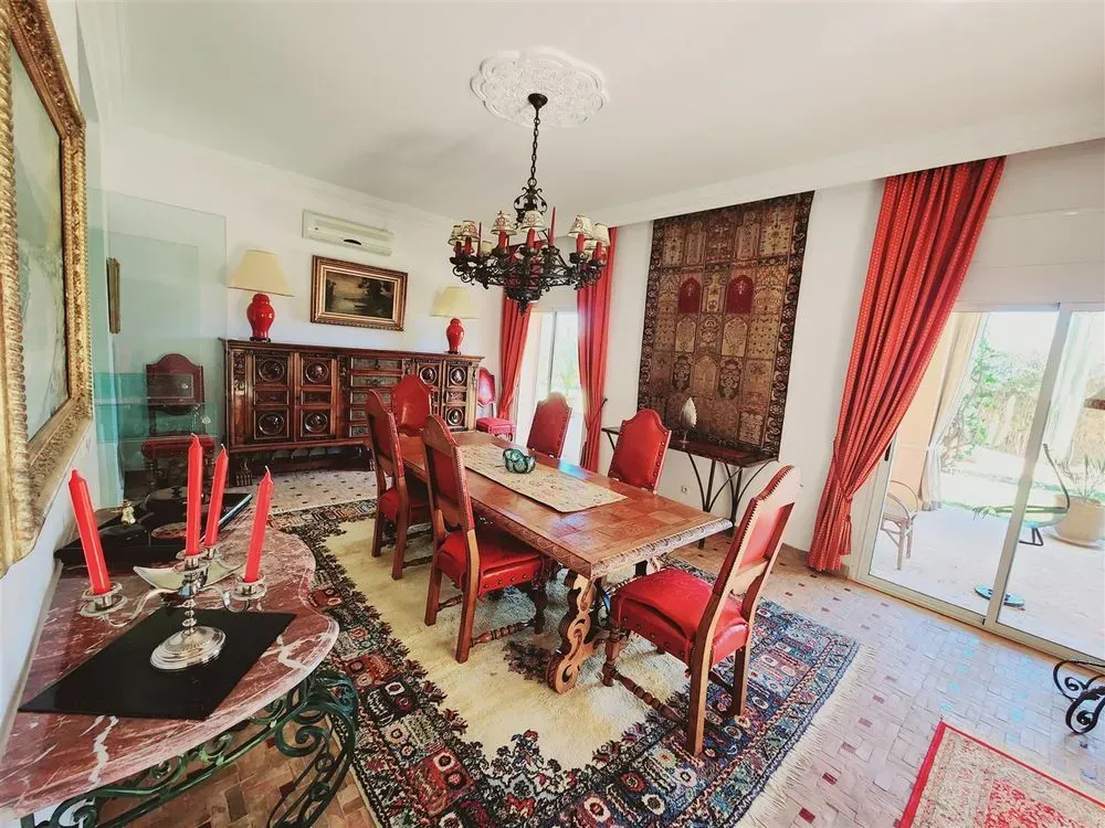 Villa à vendre 14 000 000 dh 8 000 m², 5 chambres - Ennakhil (Palmeraie) Marrakech