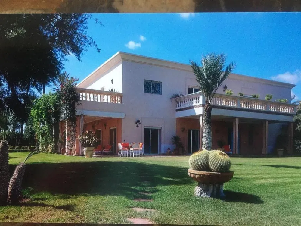 Villa à vendre 14 000 000 dh 8 000 m², 5 chambres - Ennakhil (Palmeraie) Marrakech
