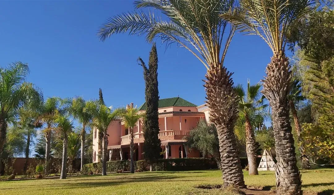 Villa à vendre 7 900 000 dh 10 000 m², 5 chambres - Route de Fès Marrakech