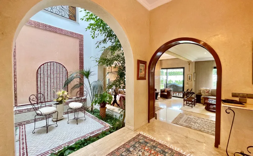 Villa for Sale 15 500 000 dh 729 sqm, 4 rooms - El Manar - El Hank Casablanca