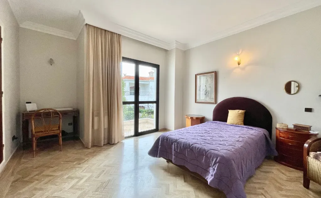 Villa for Sale 15 500 000 dh 729 sqm, 4 rooms - El Manar - El Hank Casablanca