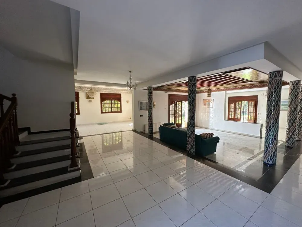 Villa à vendre 9 000 000 dh 1 000 m², 4 chambres - Riyad Rabat